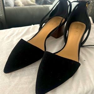 Gibson & Latimer pointy toe short heel with ankle strap gently worn sz 11 shoes